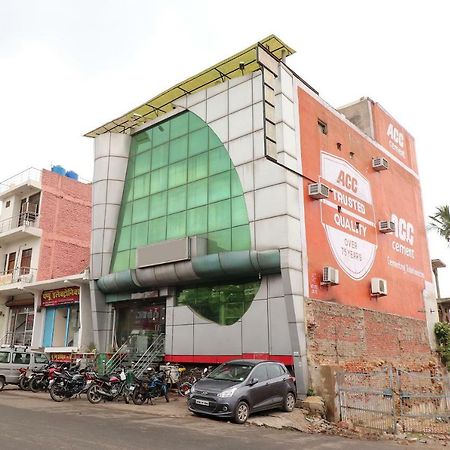 Oyo 45398 Kunal Hotel Etawah Bagian luar foto