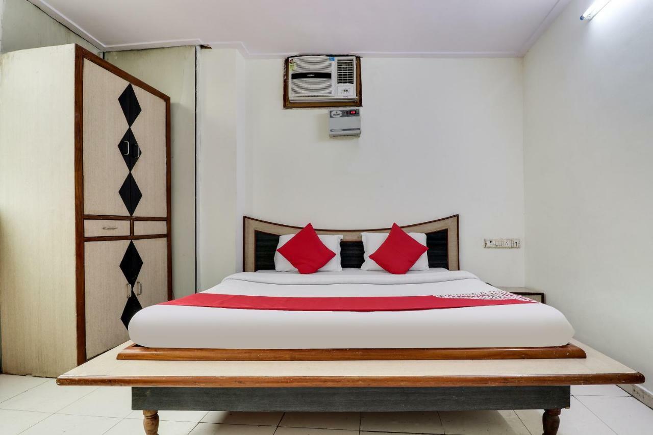 Oyo 45398 Kunal Hotel Etawah Bagian luar foto