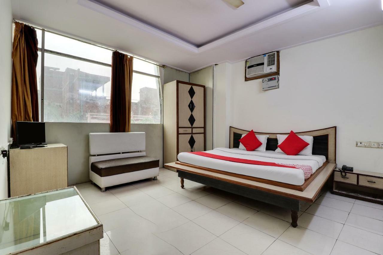 Oyo 45398 Kunal Hotel Etawah Bagian luar foto
