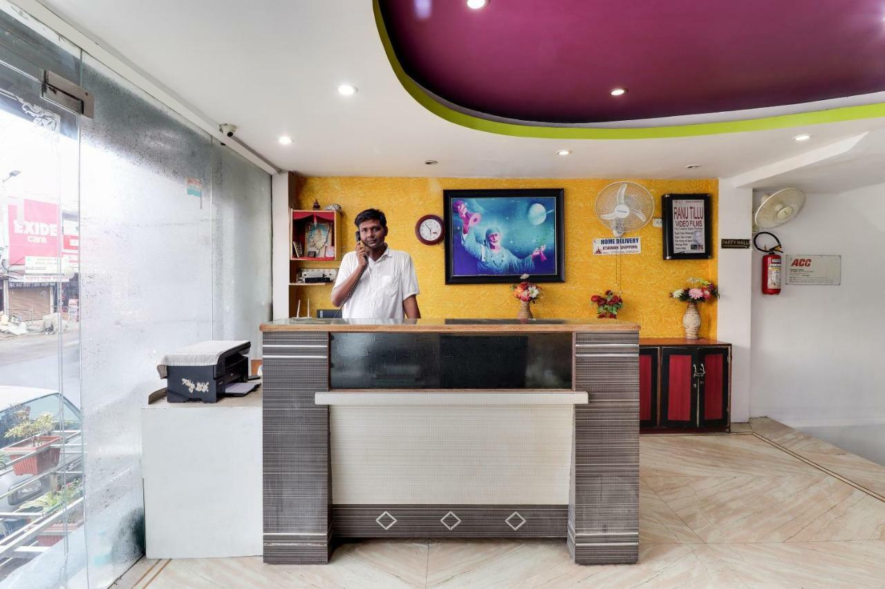 Oyo 45398 Kunal Hotel Etawah Bagian luar foto