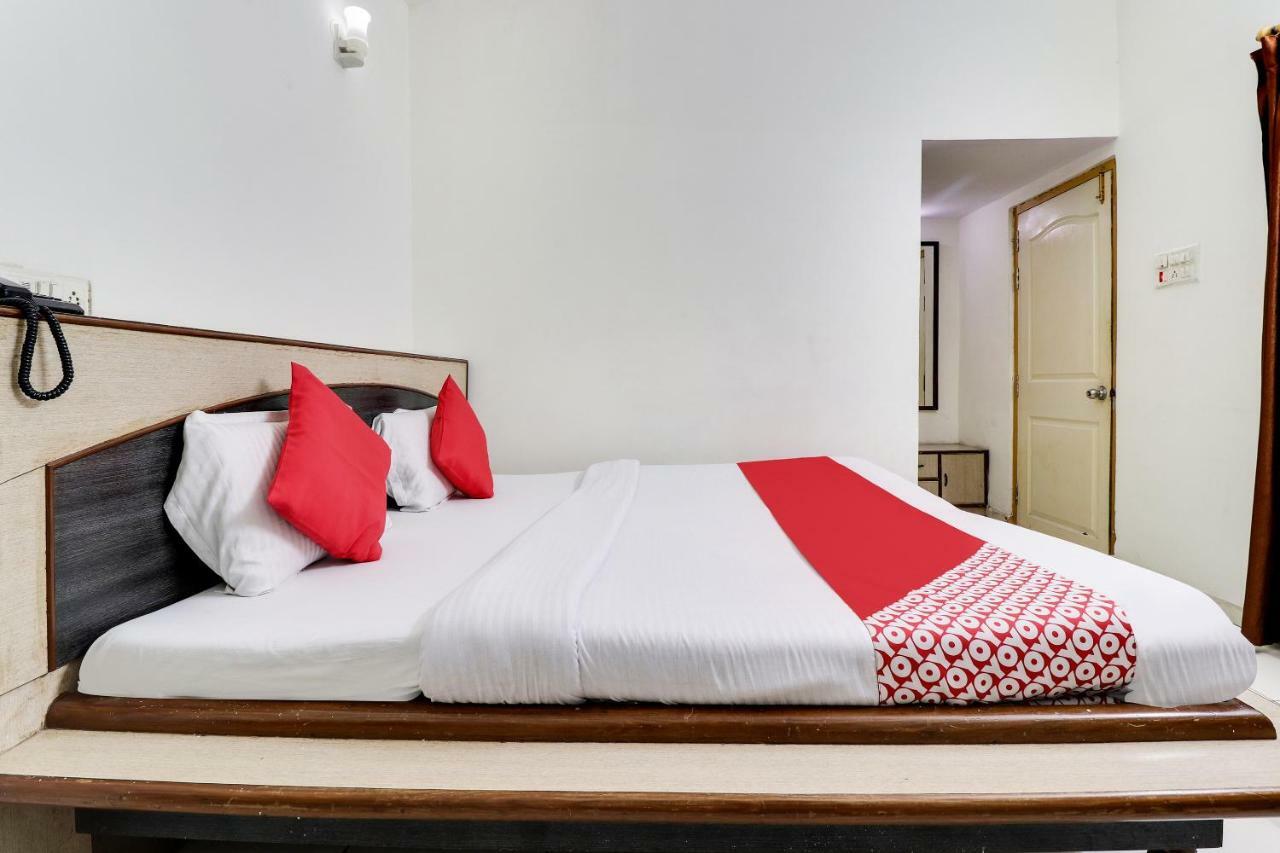 Oyo 45398 Kunal Hotel Etawah Bagian luar foto