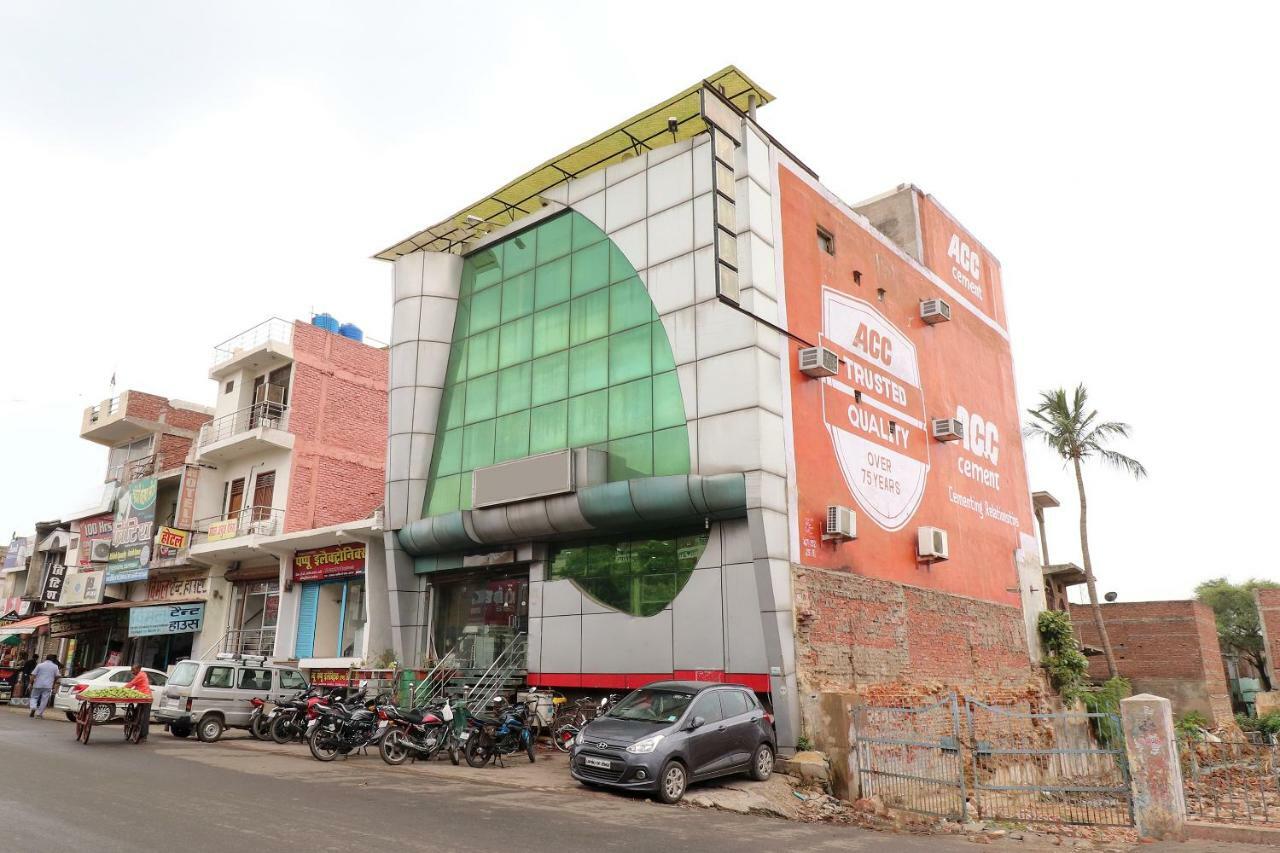 Oyo 45398 Kunal Hotel Etawah Bagian luar foto